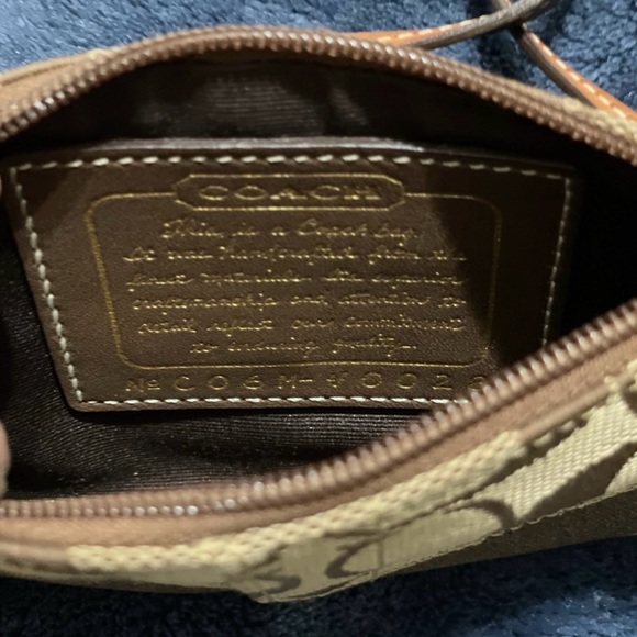 Coach wristlet - Picture 2 of 3